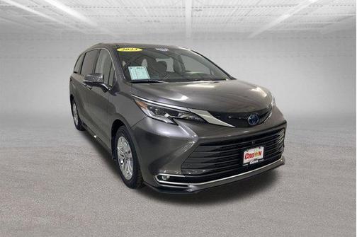 2023 Toyota Sienna Platinum