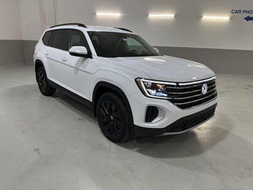 2025 Volkswagen Atlas 2.0T SE w/Technology 4MOTION