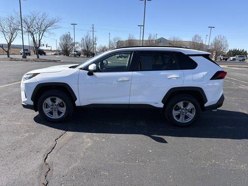 2025 Toyota RAV4 Hybrid XLE