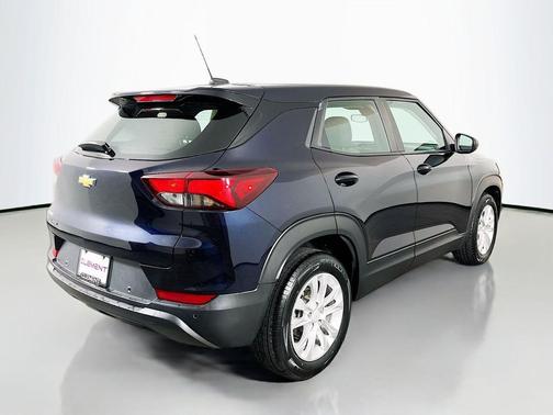 Midnight Blue Metallic 2021 Chevrolet Trailblazer LS