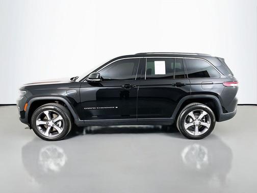 Diamond Black Crystal Pearlcoat 2022 Jeep Grand Cherokee 4xe Base