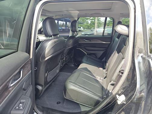 Diamond Black Crystal Pearlcoat 2022 Jeep Grand Cherokee 4xe Base