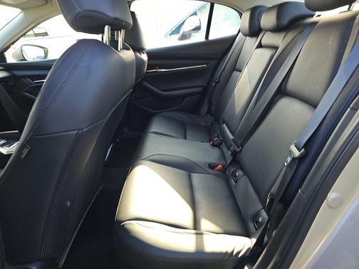 Platinum Quartz Metallic 2025 Mazda Mazda3 FWD w/Preferred Package