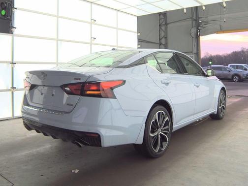 2023 Nissan Altima SR Intelligent AWD