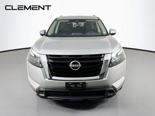 Brilliant Silver Metallic 2024 Nissan Pathfinder SV 4WD