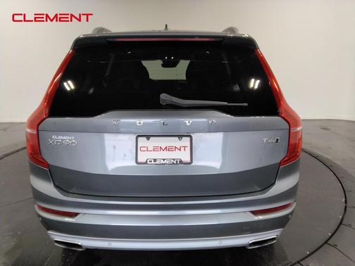 2018 Volvo XC90 T6 Momentum