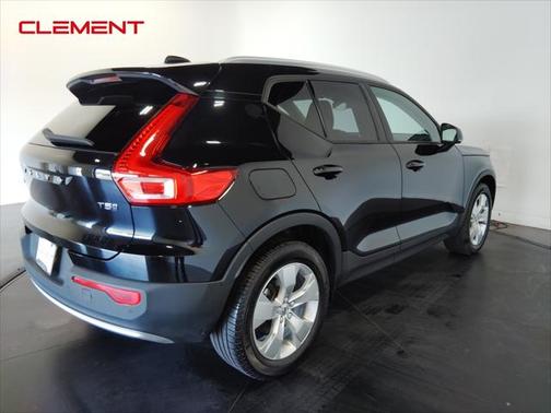 2020 Volvo XC40 T5 Momentum
