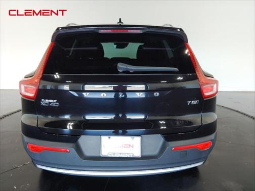 2020 Volvo XC40 T5 Momentum