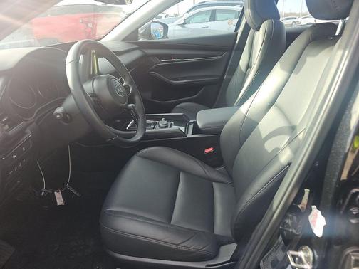 2025 Mazda Mazda3 FWD w/Preferred Package