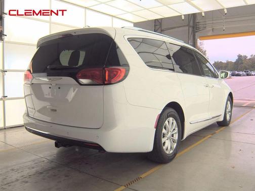 2018 Chrysler Pacifica Touring-L