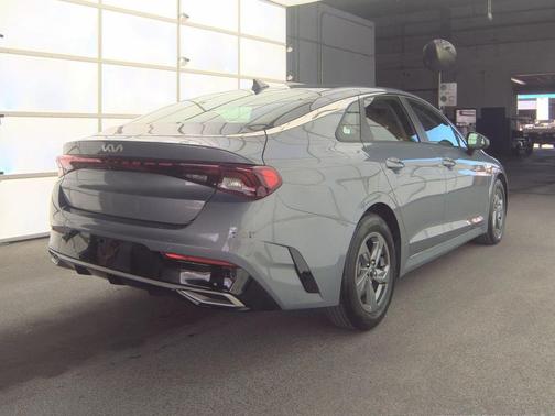 Everlasting Silver 2022 Kia K5 LXS