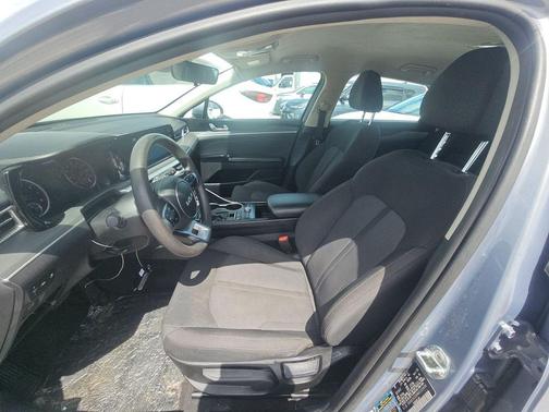 Everlasting Silver 2022 Kia K5 LXS