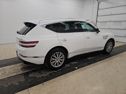 Uyuni White 2024 Genesis GV80 2.5T