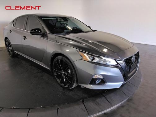 2022 Nissan Altima SR FWD