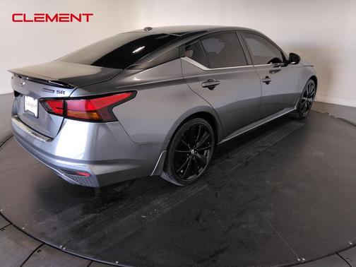 2022 Nissan Altima SR FWD