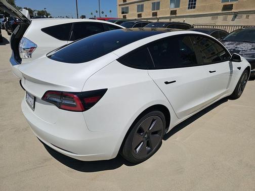 Pearl White Multi-Coat 2021 Tesla Model 3 Standard Range Plus