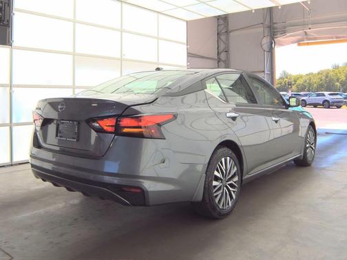 Gun Metallic 2024 Nissan Altima 2.5 SV