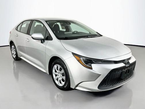 Classic Silver Metallic 2022 Toyota Corolla LE