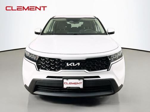 Glacial White Pearl 2022 Kia Sorento LX