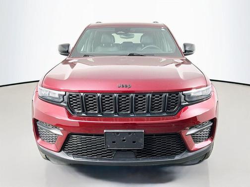 Velvet Red Pearlcoat 2023 Jeep Grand Cherokee Altitude