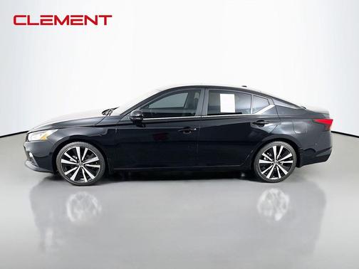 Super Black 2021 Nissan Altima SR FWD