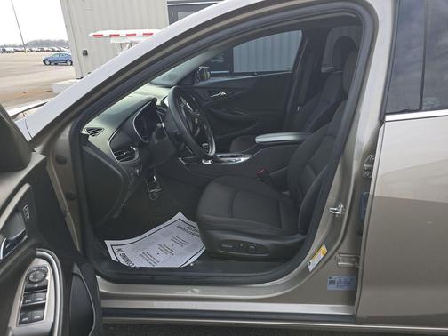 2022 Chevrolet Malibu FWD LT