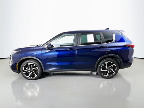 Cosmic Blue Metallic 2023 Mitsubishi Outlander SE S-AWC