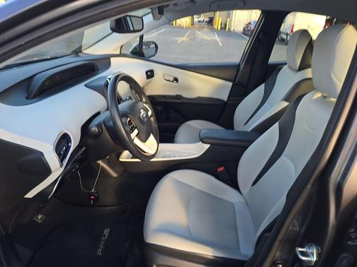 2018 Toyota Prius Four Touring