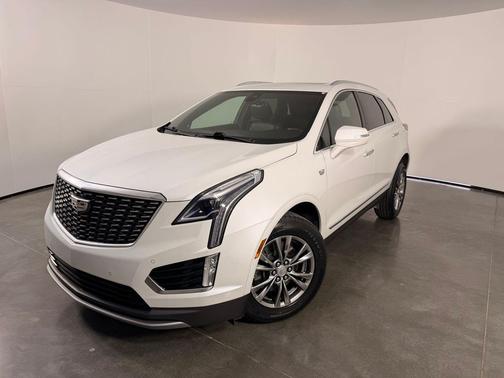 Crystal White Tricoat 2021 Cadillac XT5 Premium Luxury