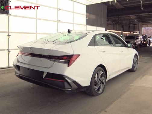 2025 Hyundai ELANTRA SEL