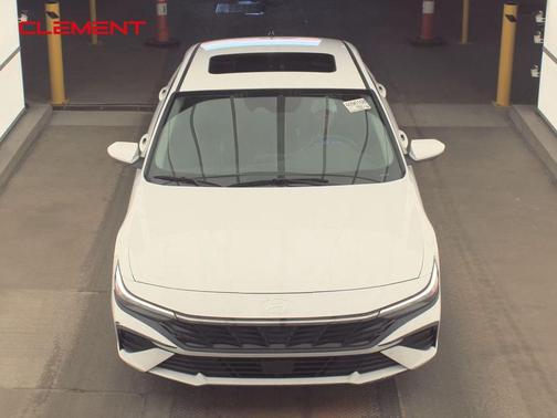 2025 Hyundai ELANTRA SEL