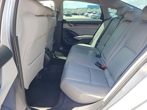 Lunar Silver Metallic 2018 Honda Accord EX-L 2.0T