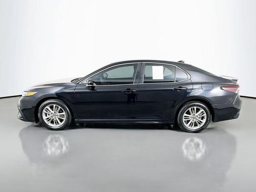 Midnight Black Metallic 2023 Toyota Camry SE