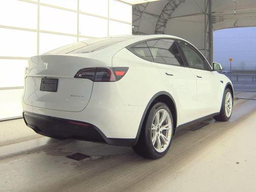 Pearl White Multi-Coat 2023 Tesla Model Y Long Range Dual Motor All-Wheel Drive