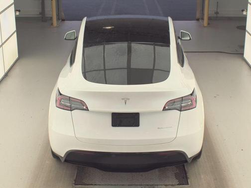 Pearl White Multi-Coat 2023 Tesla Model Y Long Range Dual Motor All-Wheel Drive