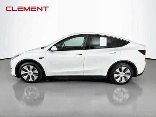Pearl White Multi-Coat 2023 Tesla Model Y Long Range Dual Motor All-Wheel Drive