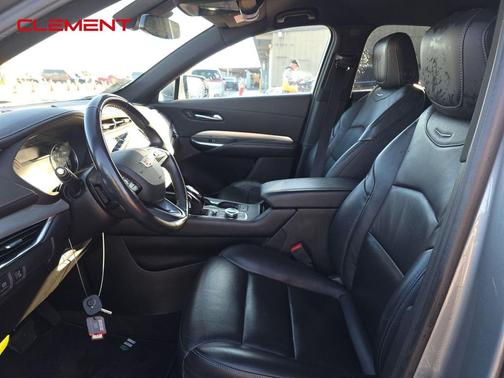 2023 Cadillac XT4 Premium Luxury