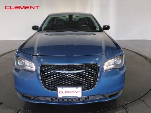 2021 Chrysler 300 Touring
