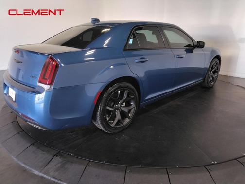 2021 Chrysler 300 Touring