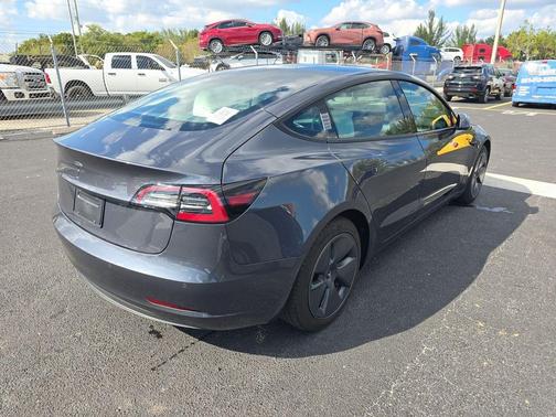 2022 Tesla Model 3 Standard Range