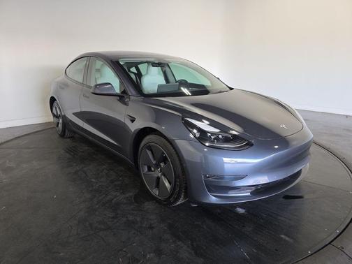 2022 Tesla Model 3 Standard Range