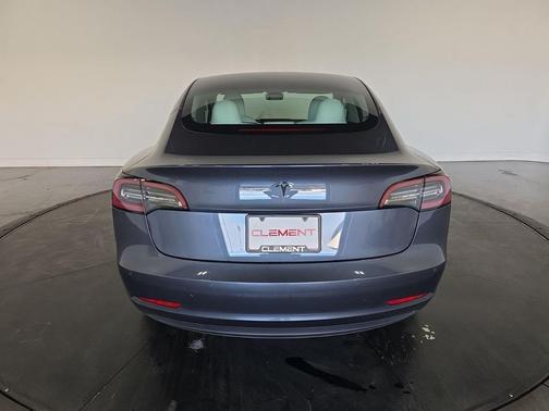 2022 Tesla Model 3 Standard Range