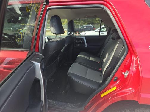 2024 Toyota 4Runner SR5 Premium