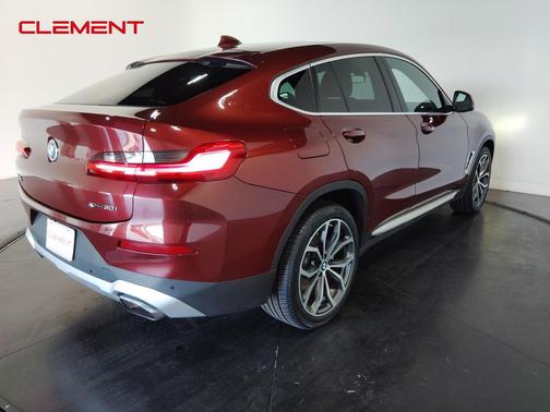 2022 BMW X4 xDrive30i