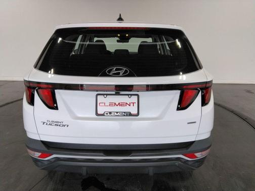 2023 Hyundai TUCSON SE