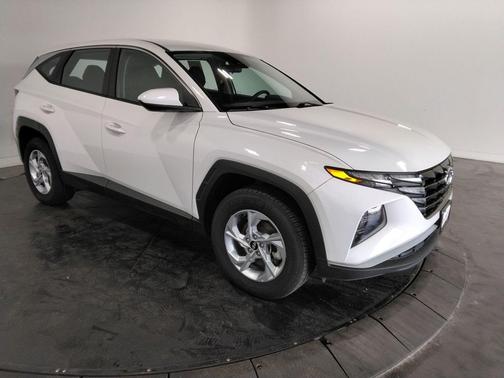 2023 Hyundai TUCSON SE