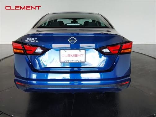2022 Nissan Altima S FWD