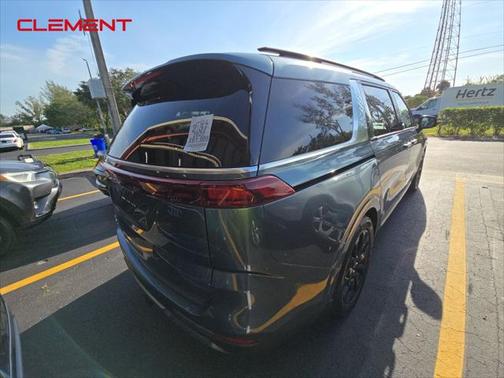 2022 Kia Carnival SX