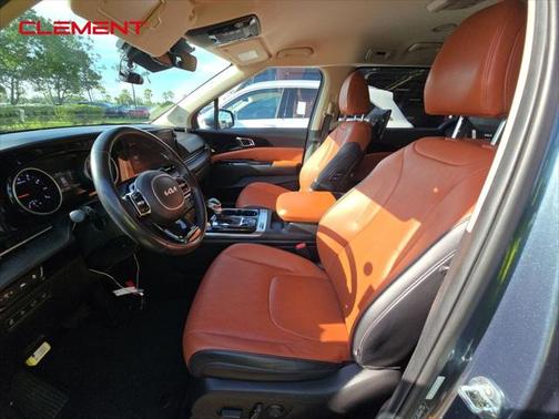 2022 Kia Carnival SX