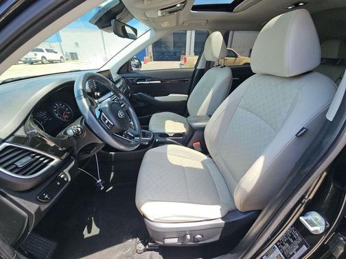 Cherry Black 2021 Kia Seltos EX